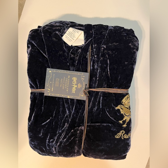 Pottery barn velvet ravenclaw robe - Picture 2 of 4